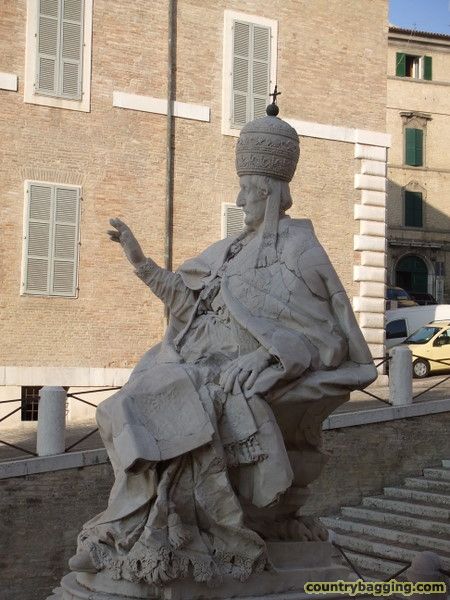 Pope Clement XII, Ancona - www.countrybagging.com