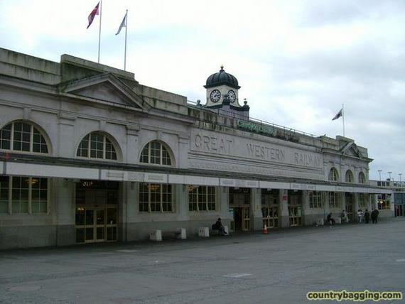 Cardiff Station - www.countrybagging.com
