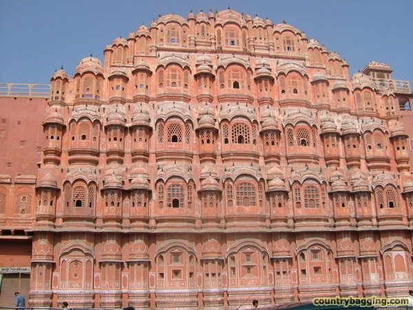 Hawa Mahal, Jaipur - www.countrybagging.com