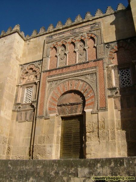 Mezquita Doorway - www.countrybagging.com