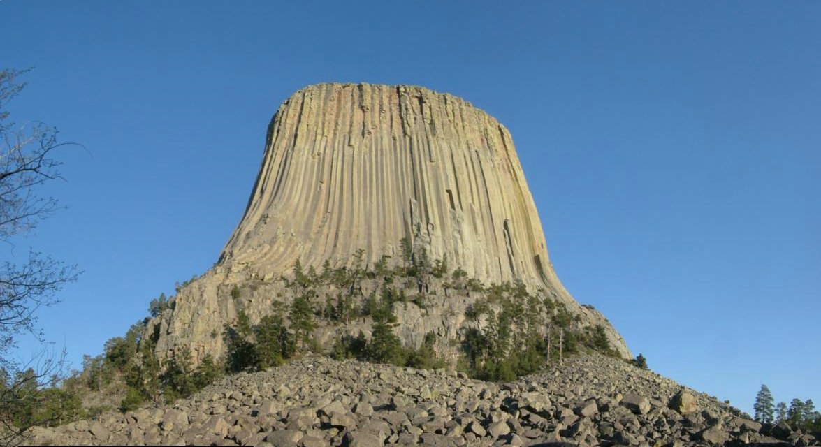Devils Tower - countrybagging.com