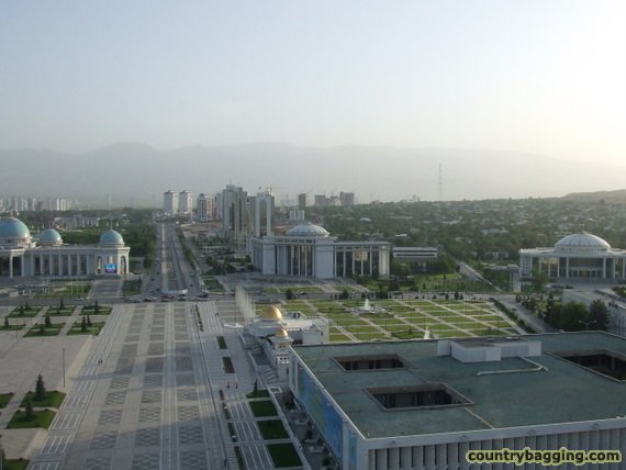 Downtown Ashgabat - www.countrybagging.com