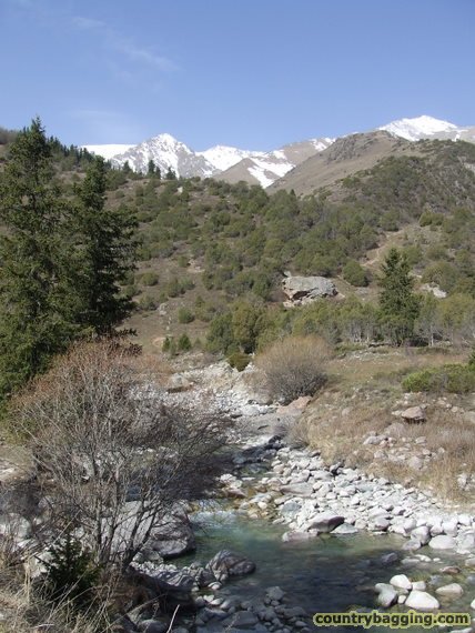 Kyrgyzstan Mountains - www.countrybagging.com