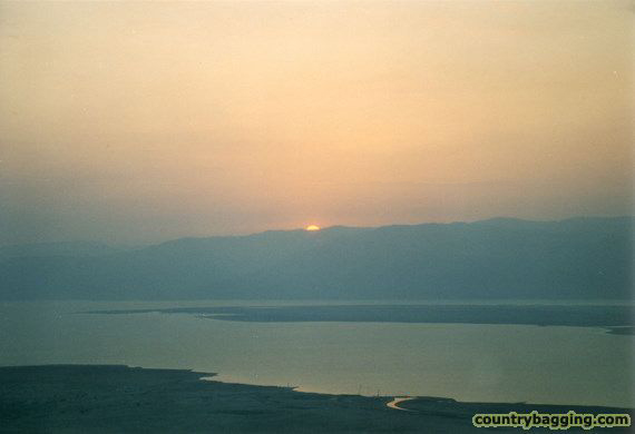 Sunrise from Masada - www.countrybagging.com