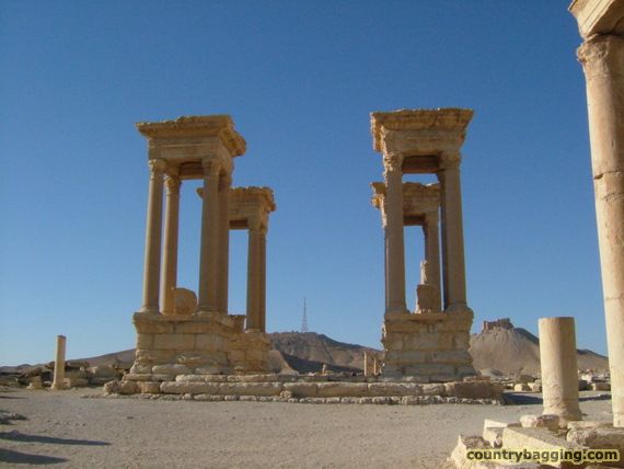 Palmyra Roman Ruins - www.countrybagging.com