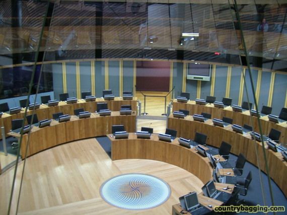 Inside the Welsh Assembly - www.countrybagging.com