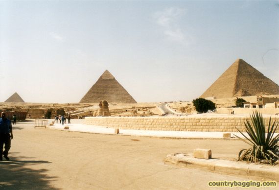 Three Pyramids - www.countrybagging.com