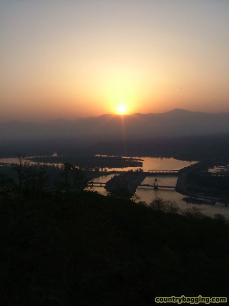Sunrise over the Ganges, Haridwar - www.countrybagging.com