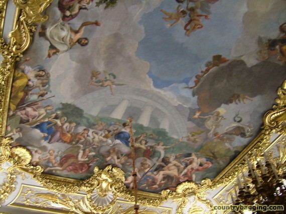 Ceiling in the Royal Palace - www.countrybagging.com