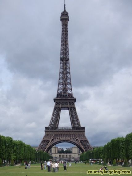 The Eiffel Tower - www.countrybagging.com