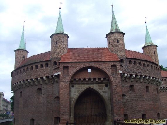 The Great Barbican of Krak�w - www.countrybagging.com