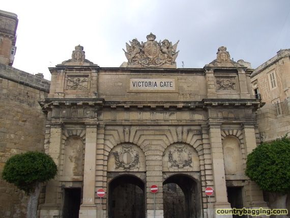 Victoria Gate - www.countrybagging.com