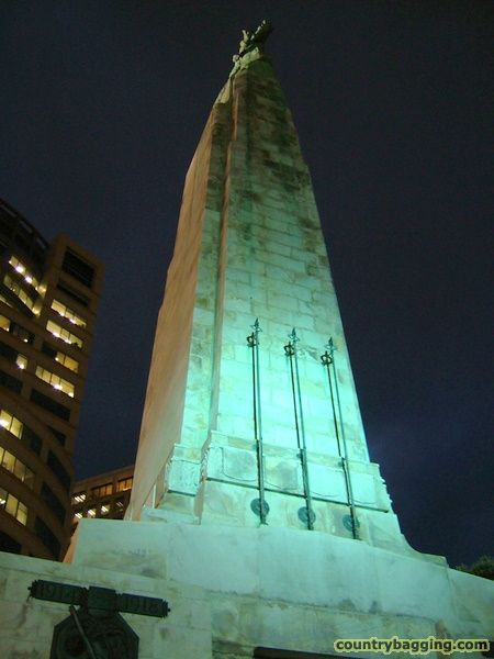 War memorial at night - www.countrybagging.com