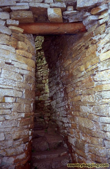Doorway in Great Zimbabwe - www.countrybagging.com