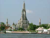 Wat Arun - www.countrybagging.com