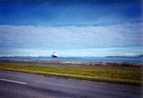 Reykjavik Harbour with the QE2 - www.countrybagging.com