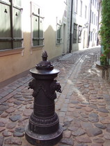 Back streets of Riga - www.countrybagging.com